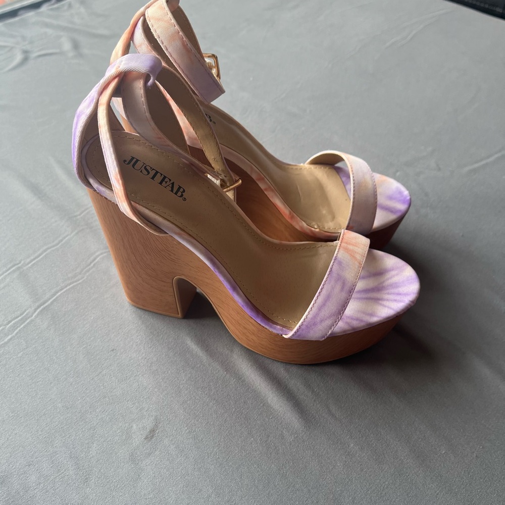 JustFab Women's Lavender and Beige Platform Heels